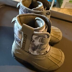 OshKosh B'gosh Kids' Black and Gray Snow Boots